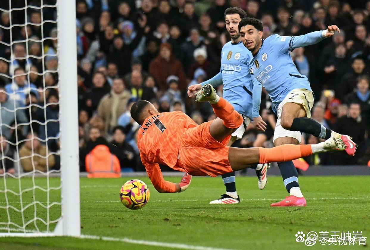 关于冲刺阶段社区盾焦点战,西汉姆再遭质疑,球迷炸锅,阵容厚度经受考验的信息开云体育网页版登录通道